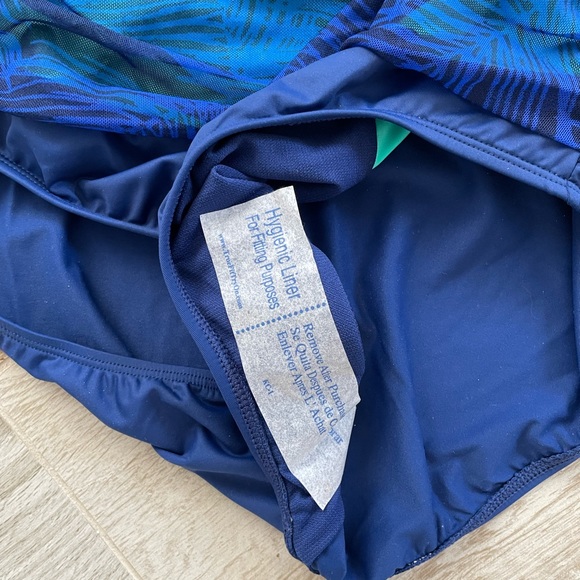 New with tags Ralph Lauren blue ombré swimsuit - Picture 4 of 5